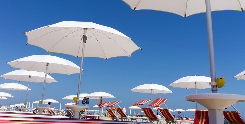 Una delle spiagge di Milano Marittima